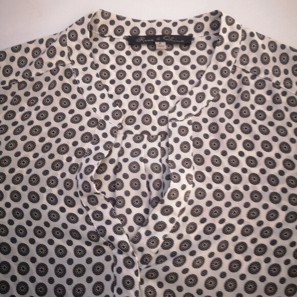 Rose & Olive Ladies Size Medium White with Olive Green Pattern Tunic / Blouse - Picture 4 of 10